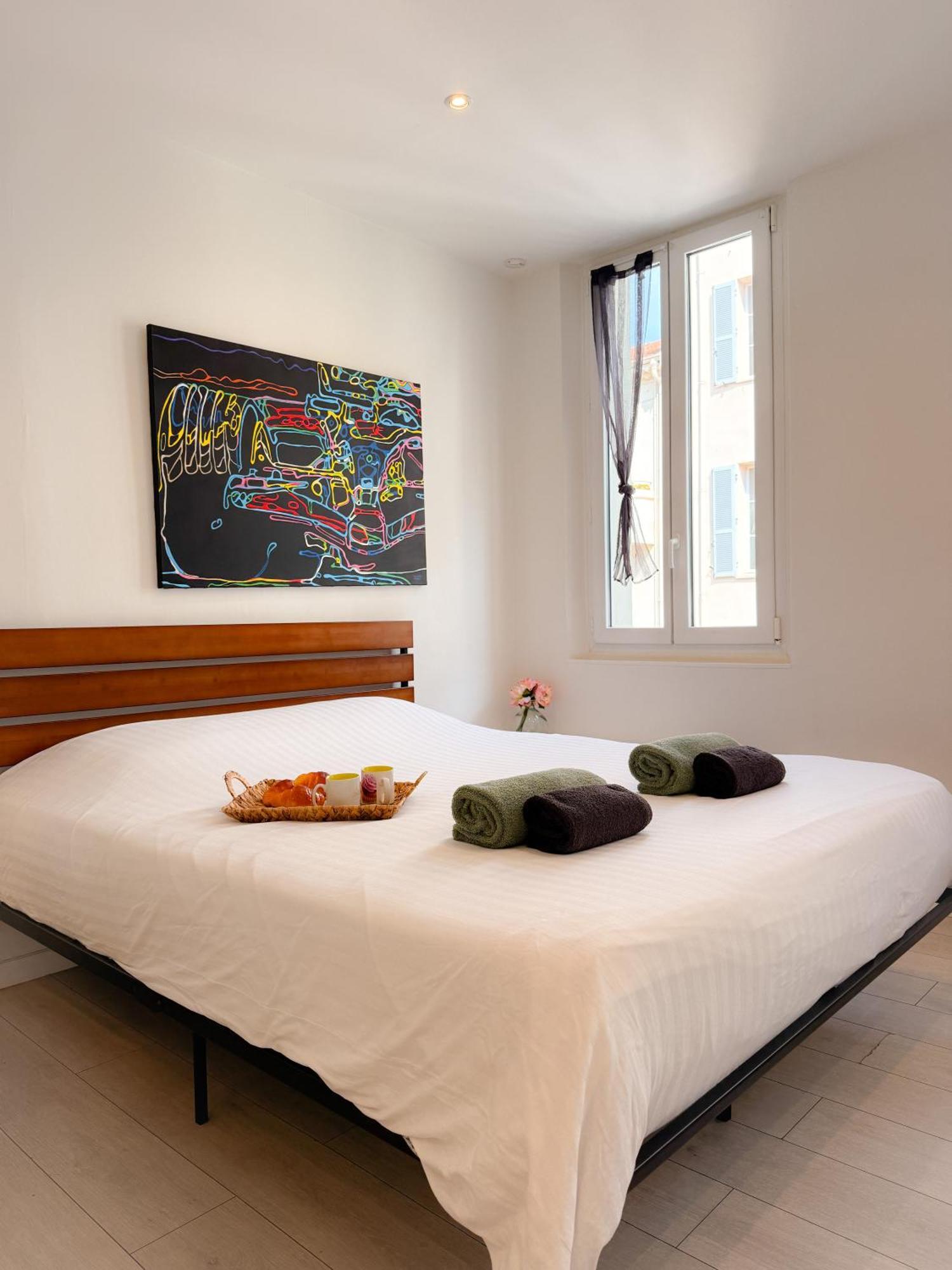 Le Clemenceau By Apirent #cosy #200m Des Plages #wifi Appartamento