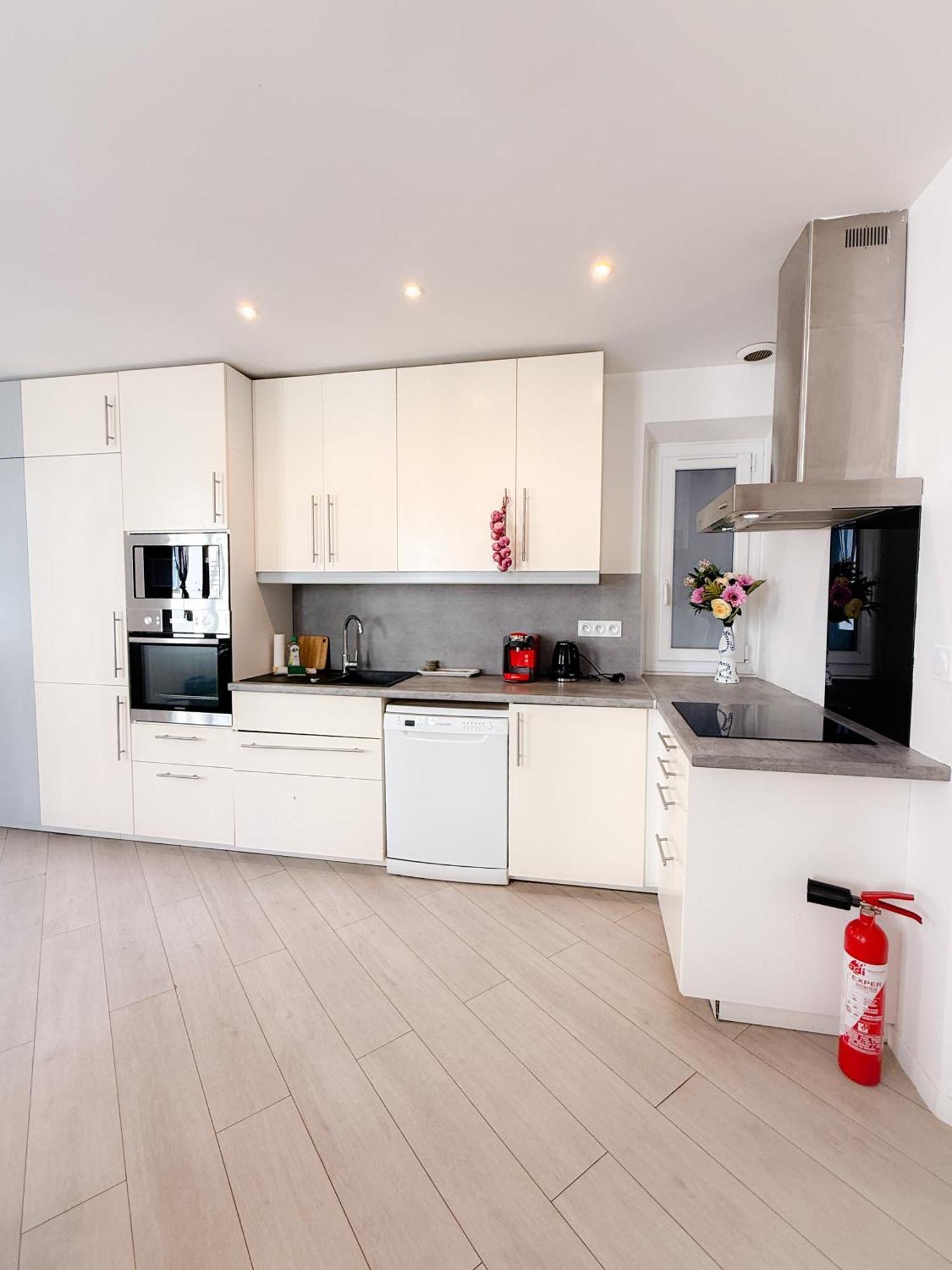 Le Clemenceau By Apirent #cosy #200m Des Plages #wifi Appartamento *