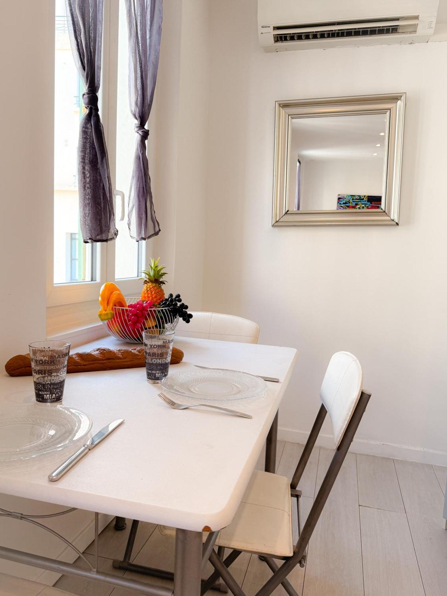 Appartement Le Clemenceau By Apirent #cosy #200m Des Plages #wifi Cannes