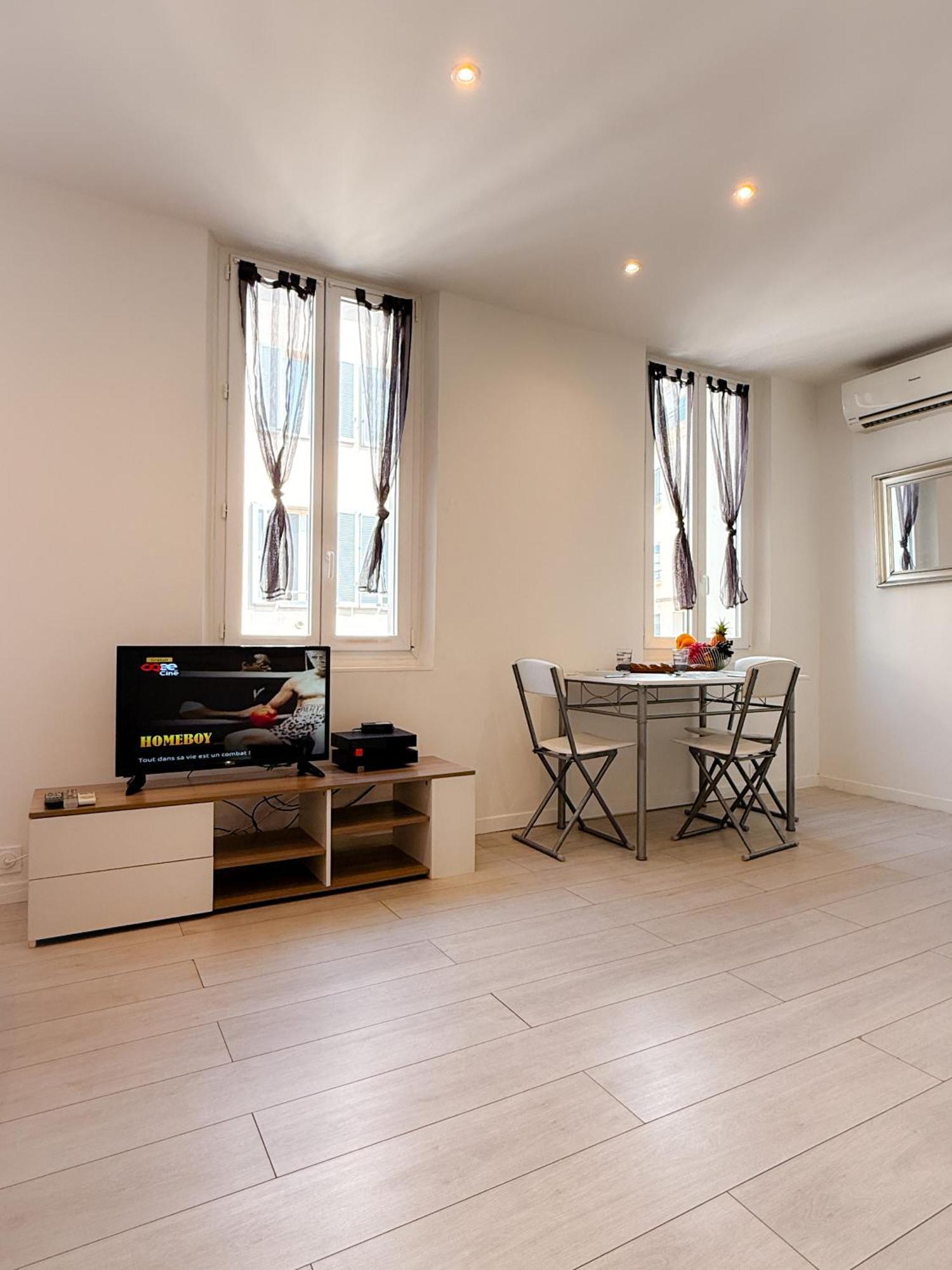Le Clemenceau By Apirent #cosy #200m Des Plages #wifi Appartement Cannes