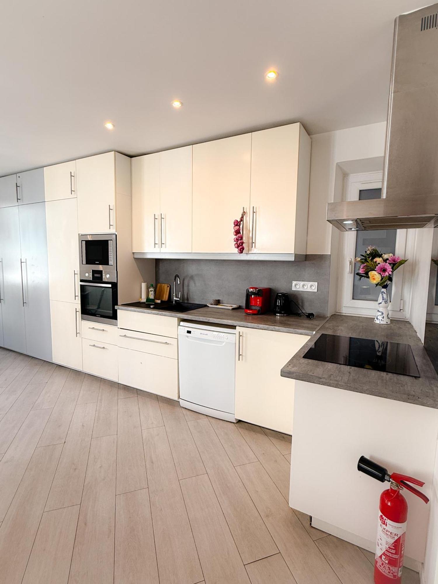 Le Clemenceau By Apirent #cosy #200m Des Plages #wifi Appartement Cannes