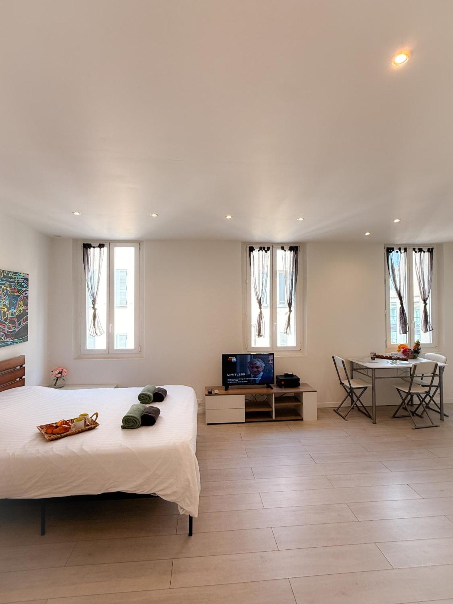 Le Clemenceau By Apirent #cosy #200m Des Plages #wifi * Cannes