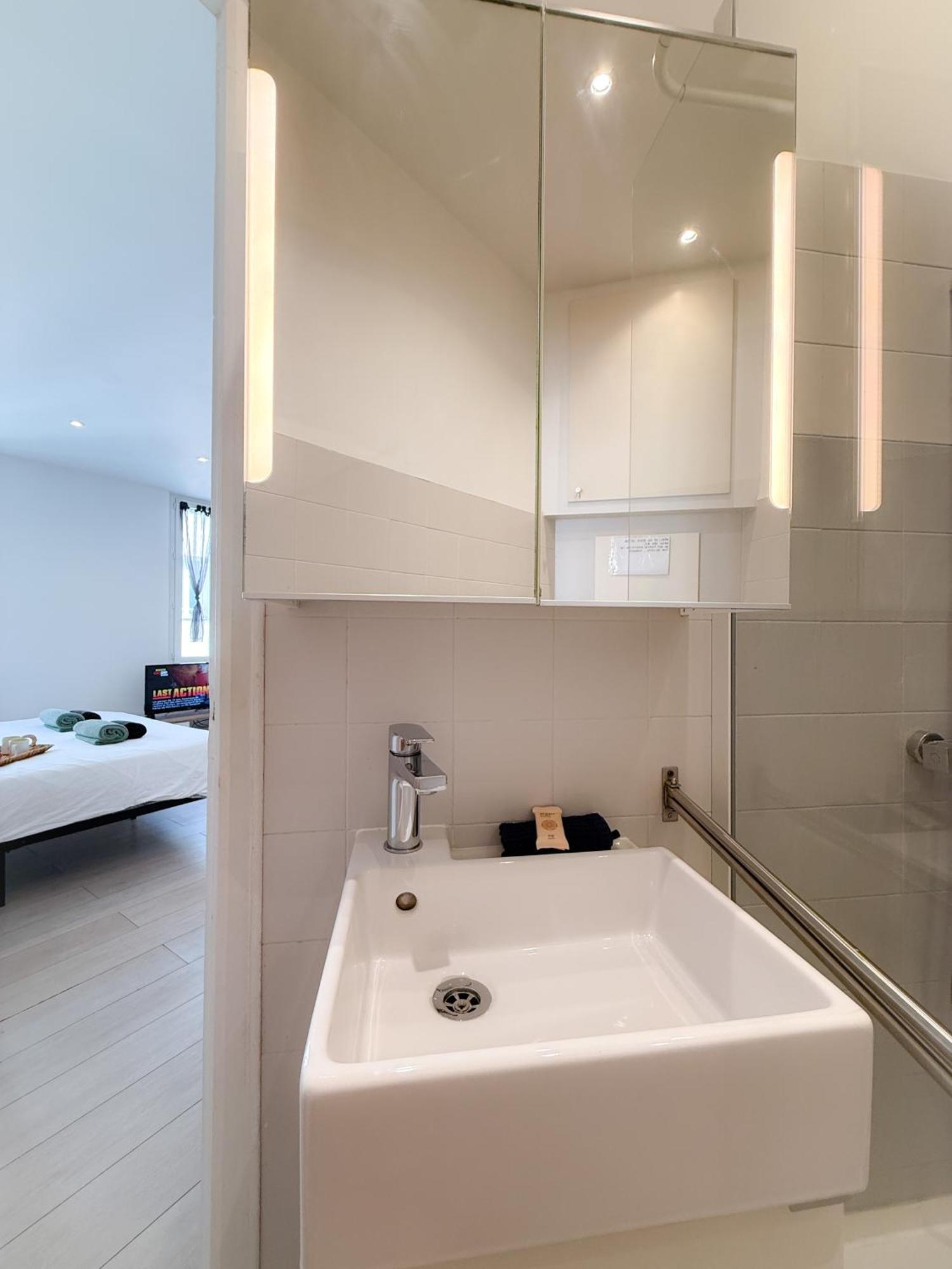 Le Clemenceau By Apirent #cosy #200m Des Plages #wifi Cannes